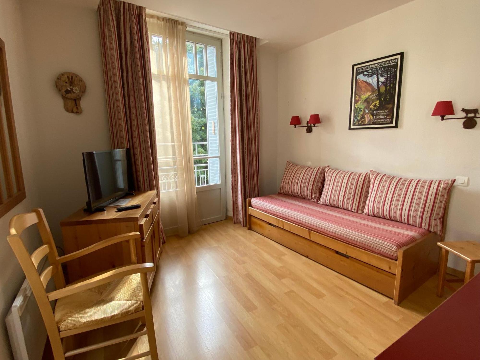 Bagneres De Luchon, Residence Val De Jade, Beau T3 Meuble, Plein Centre, Pour 4 Ou 6 Personnes Exterior photo